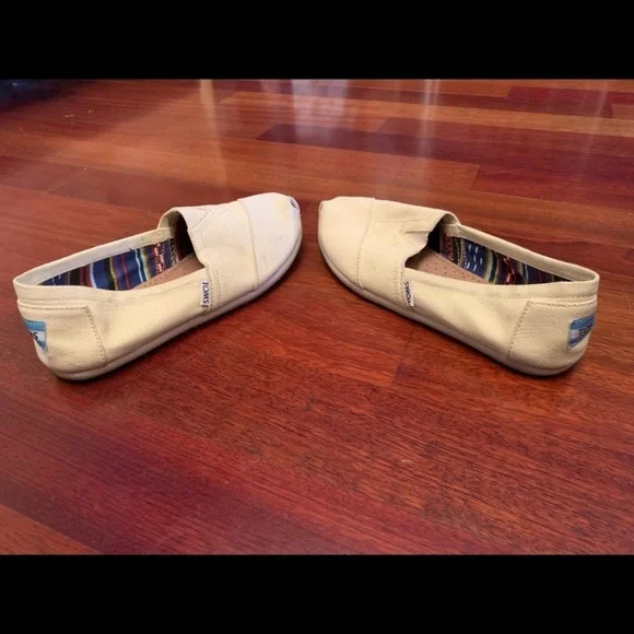 Basically New Cream Toms - Picture 3 of 4